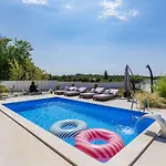 Luna By Interhome Дом отдыха Вишнян