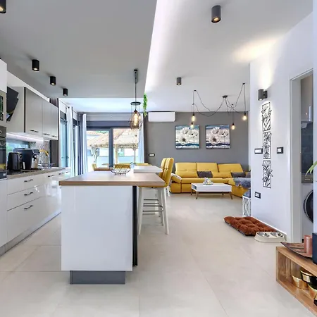 בית נופש Luna By Interhome