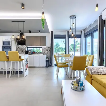 בית נופש Luna By Interhome *